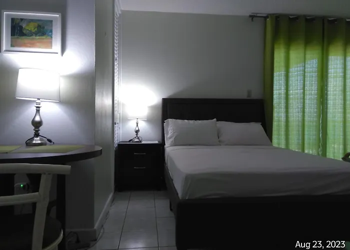 Irresistible View-Mobay Club 1408